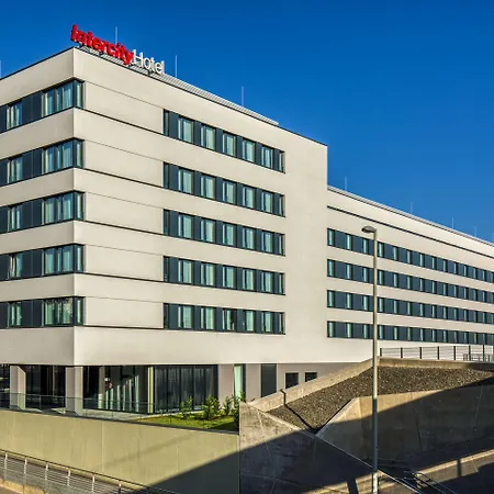 Intercityhotel Szálloda 4*