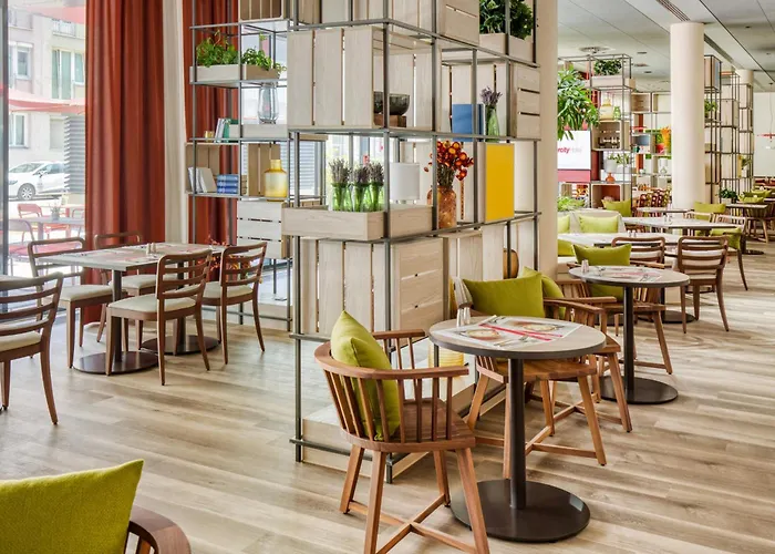 Intercityhotel فندق 4*