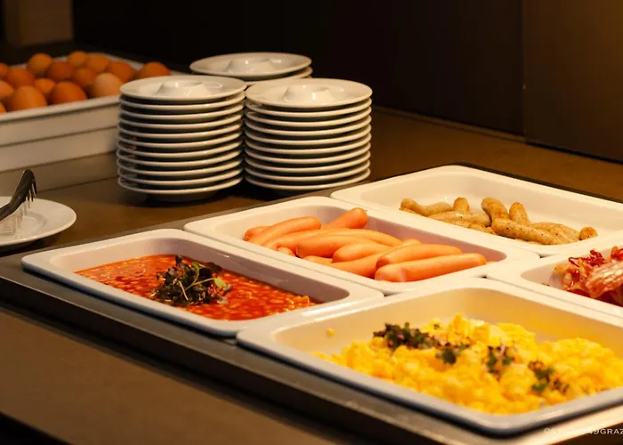 فندق Intercityhotel 4*