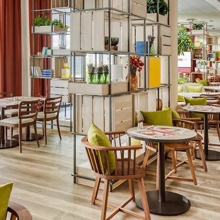 Intercityhotel Hotell 4*